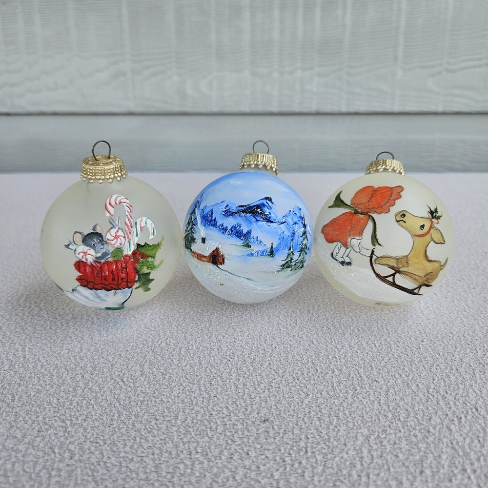Krebs Christmas Round Ball Ornament Set of 3 Hand Painted Stocking Mountain 2.5"
